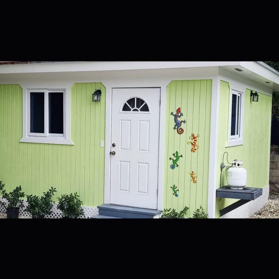 Budget & Basic In Local Neighborhood, 7Min Drive To Downtown Nassau Beach Paradise 아파트 외부 사진